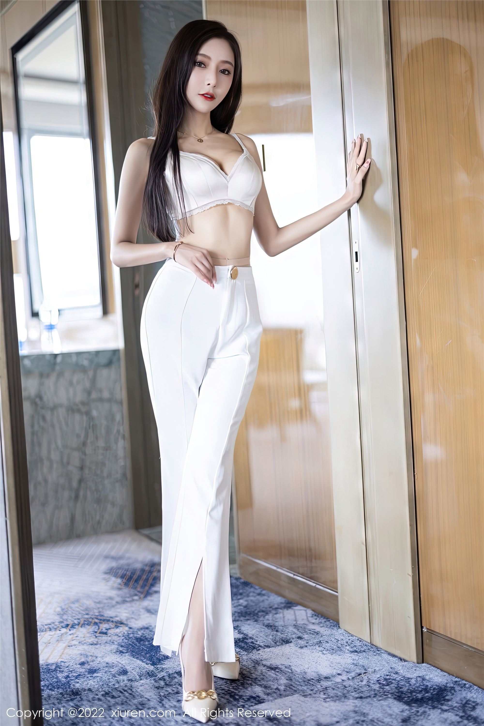 Xiuren秀人网 2022.11.01 NO.5790 王馨瑶yanni